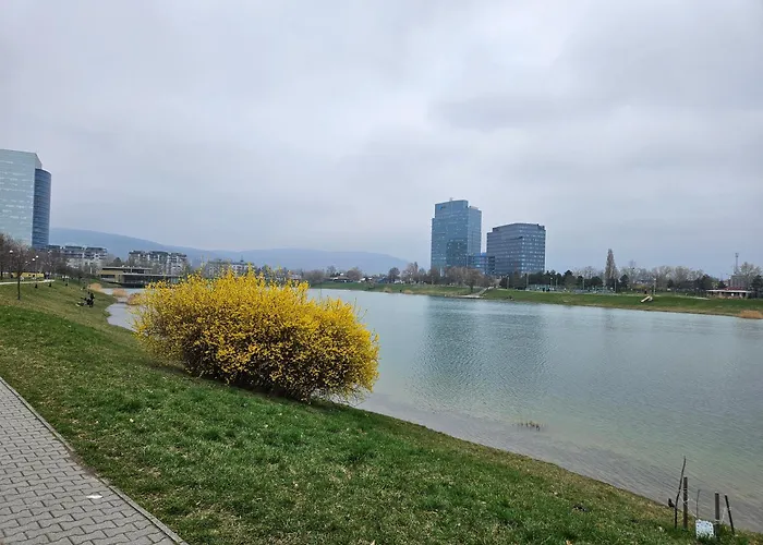 Koloseo 2 Bedrooms - Free Garage Parking, View, 3rd Floor شقة