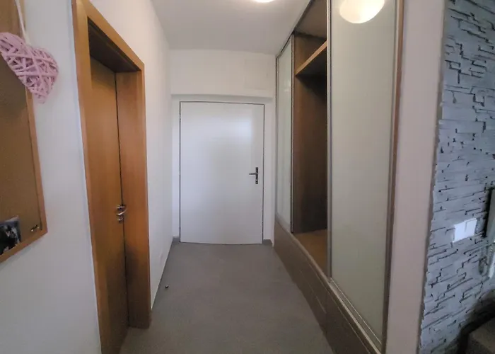 شقة Koloseo 2 Bedrooms - Free Garage Parking, View, 3rd Floor براتسيلافا