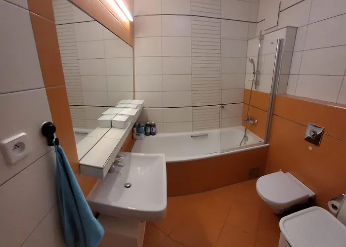 Koloseo 2 Bedrooms - Free Garage Parking, View, 3rd Floor براتسيلافا