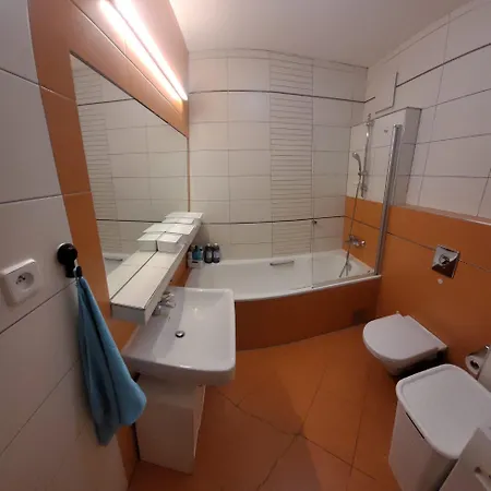 Koloseo 2 Bedrooms - Free Garage Parking, View, 3rd Floor Братислава